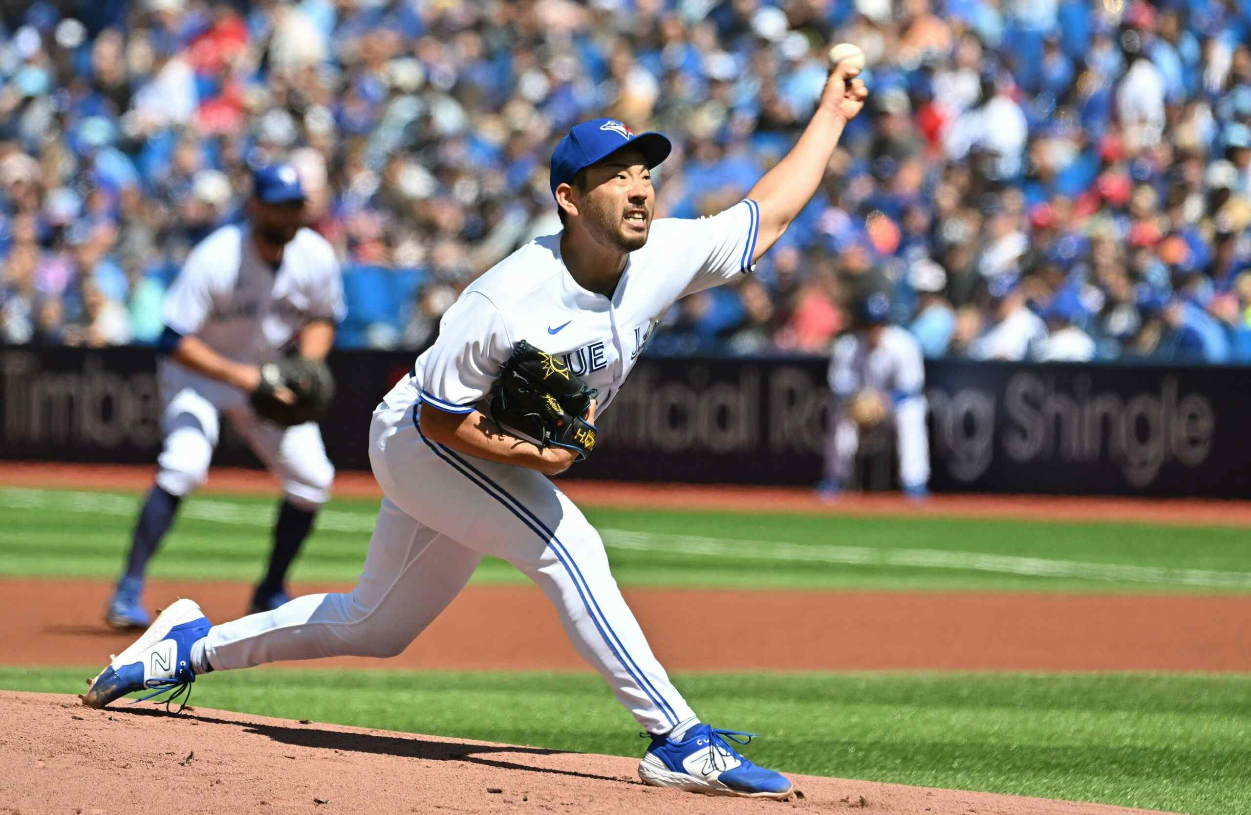 MLB: Yusei Kikuchi holds Guardians to run over 7 innings, gets loss - The  Mainichi