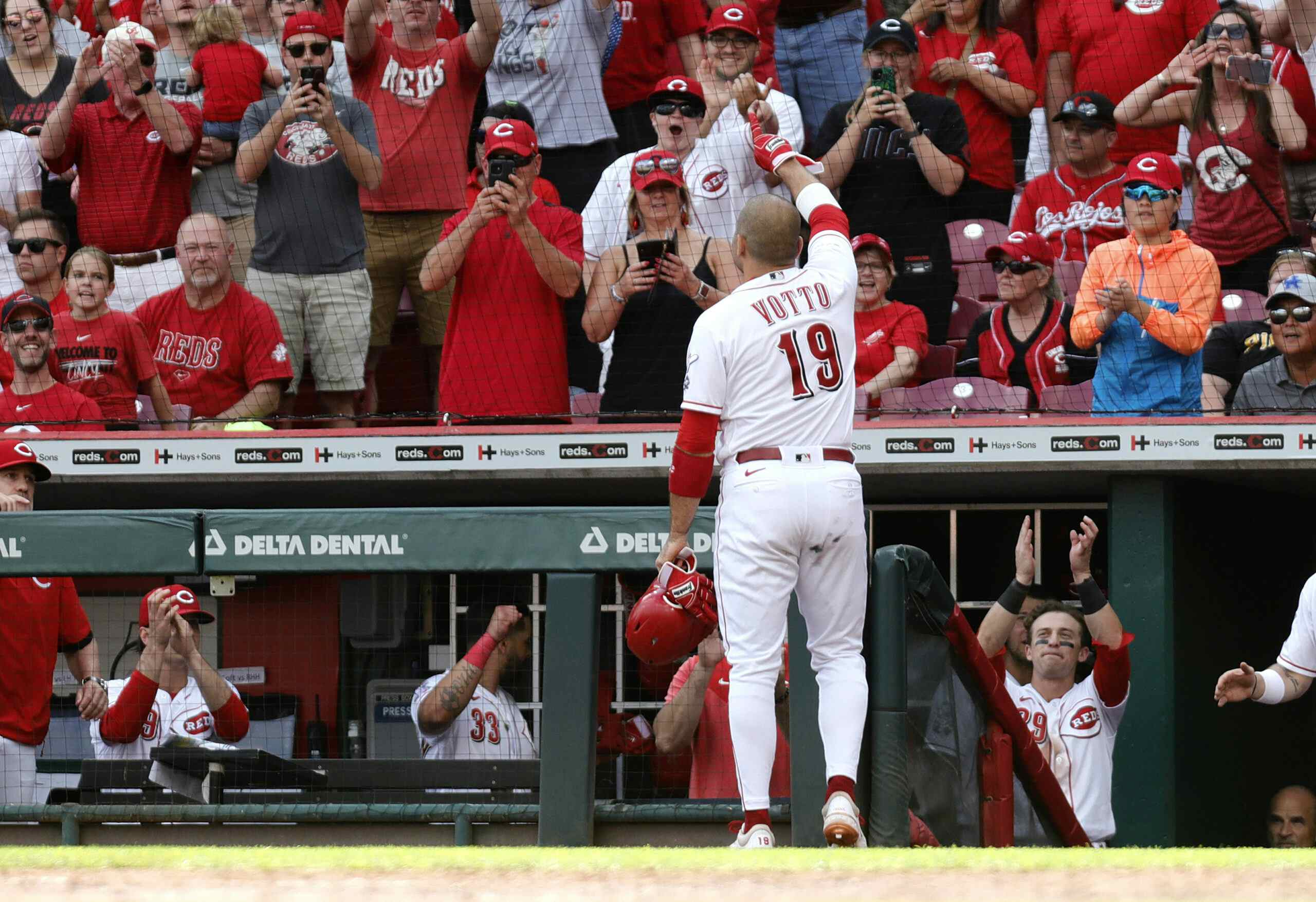 Canadian star Joey Votto to have season-ending rotator cuff surgery