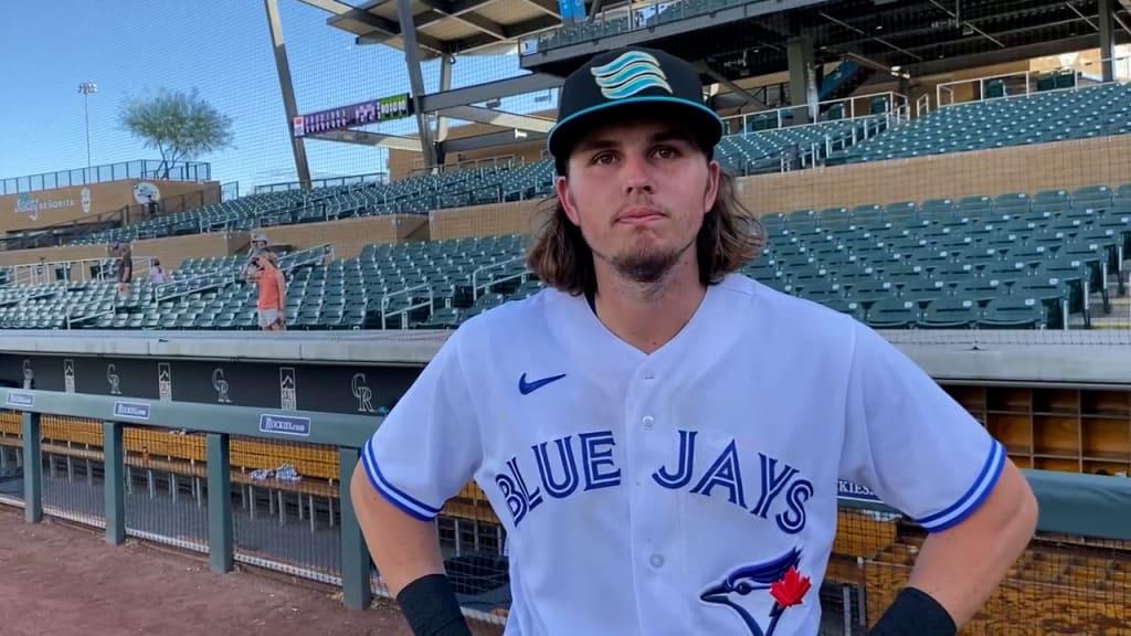 Dunedin Blue Jays outfielder Robert Robertis (13) takes the field