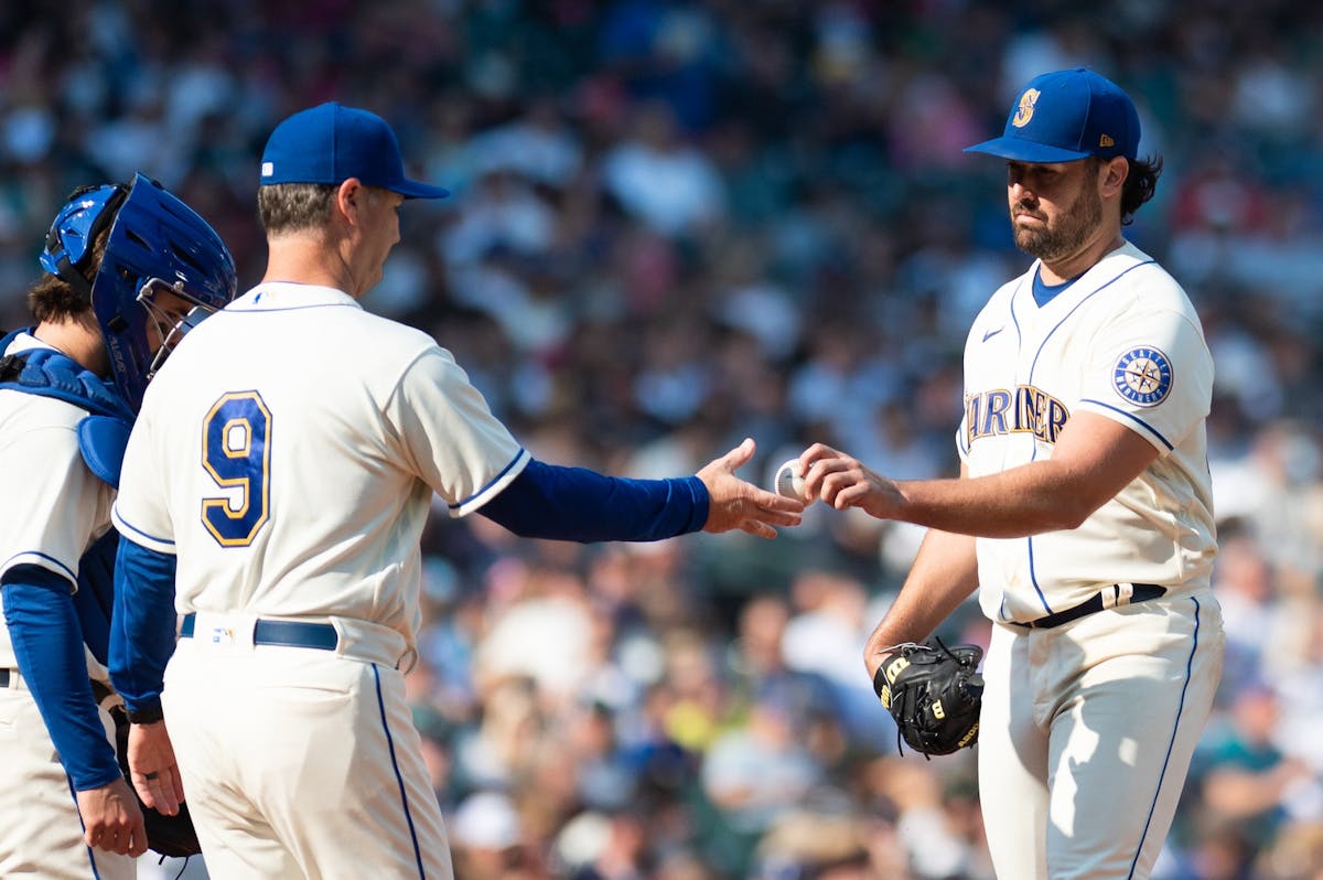 Rays battle back, tie Blue Jays atop wild-card field