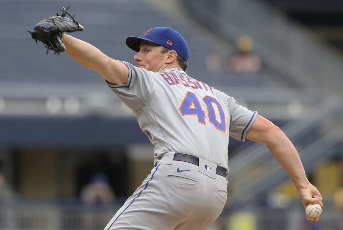 Dad-to-be Chris Bassitt pitches Blue Jays over Mets 3-0 - The Globe and Mail