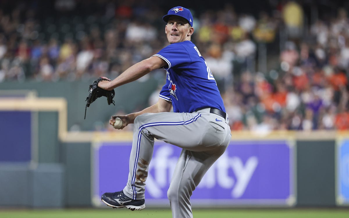 MLB fans bat for Chris Bassitt after Blue Jays ace falls prey to