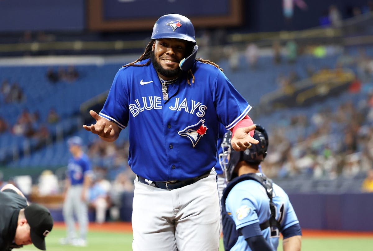 Rays offense erupts in runaway win over Blue Jays