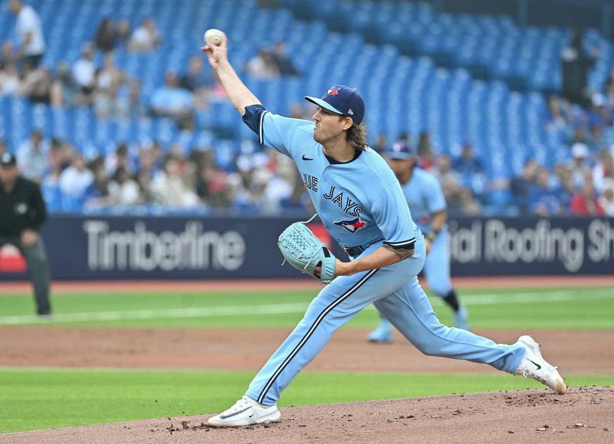 Blue Jays' Kevin Gausman scratched from start because of left side