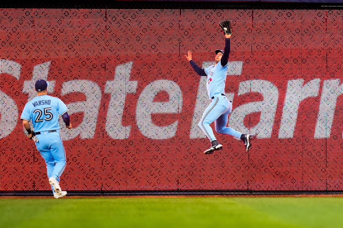 Clement and Springer hit RBI singles in the 8th in the Blue Jays' 2-0 win  over the Marlins