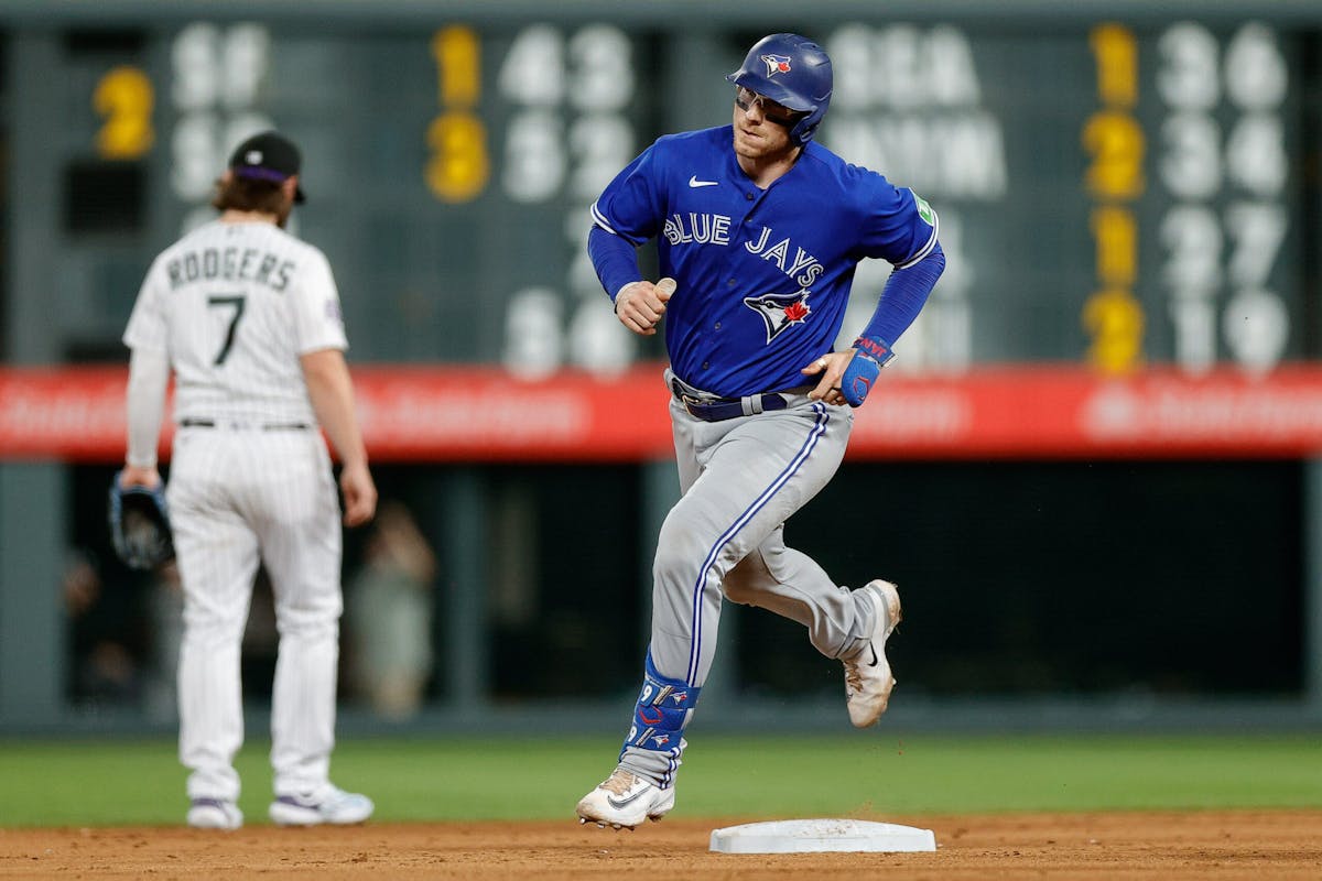 toronto-blue-jays-remove-matt-chapman-from-lineup-with-finger-in