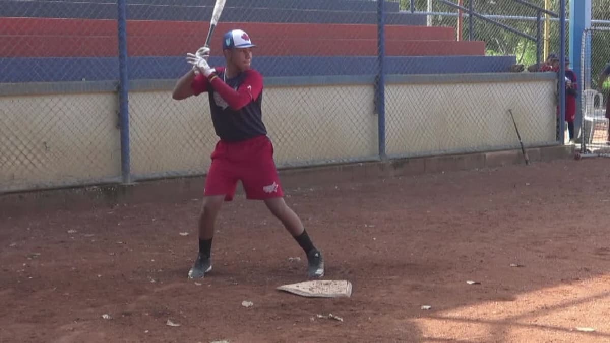 Top IFA prospect previously expected to sign with Blue Jays this winter