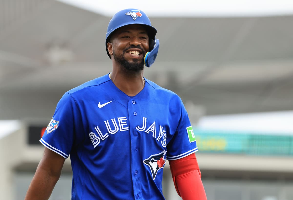 Report: Eloy Jimenez is getting called up to the Blue Jays