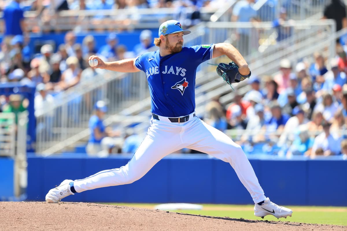 Chase Lee or Spencer Miles, who will the Blue Jays select for the final bullpen spot?