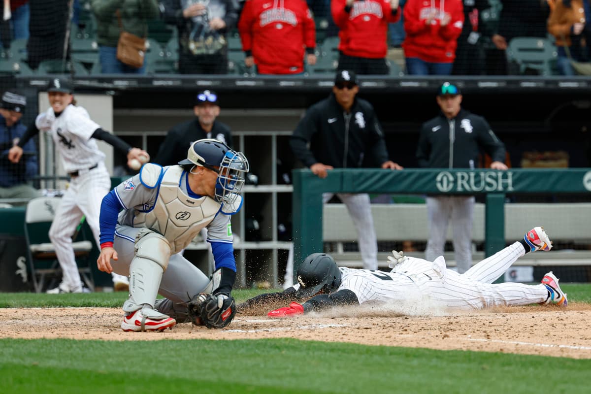 Instant Reaction: Alejandro Kirk leaves with injury as Blue Jays are walked off by White Sox