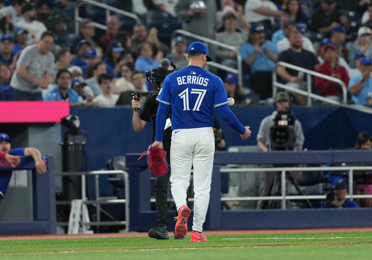 Blue Jays' Jose Berrios undergoes Tommy John surgery, sidelined until 2027