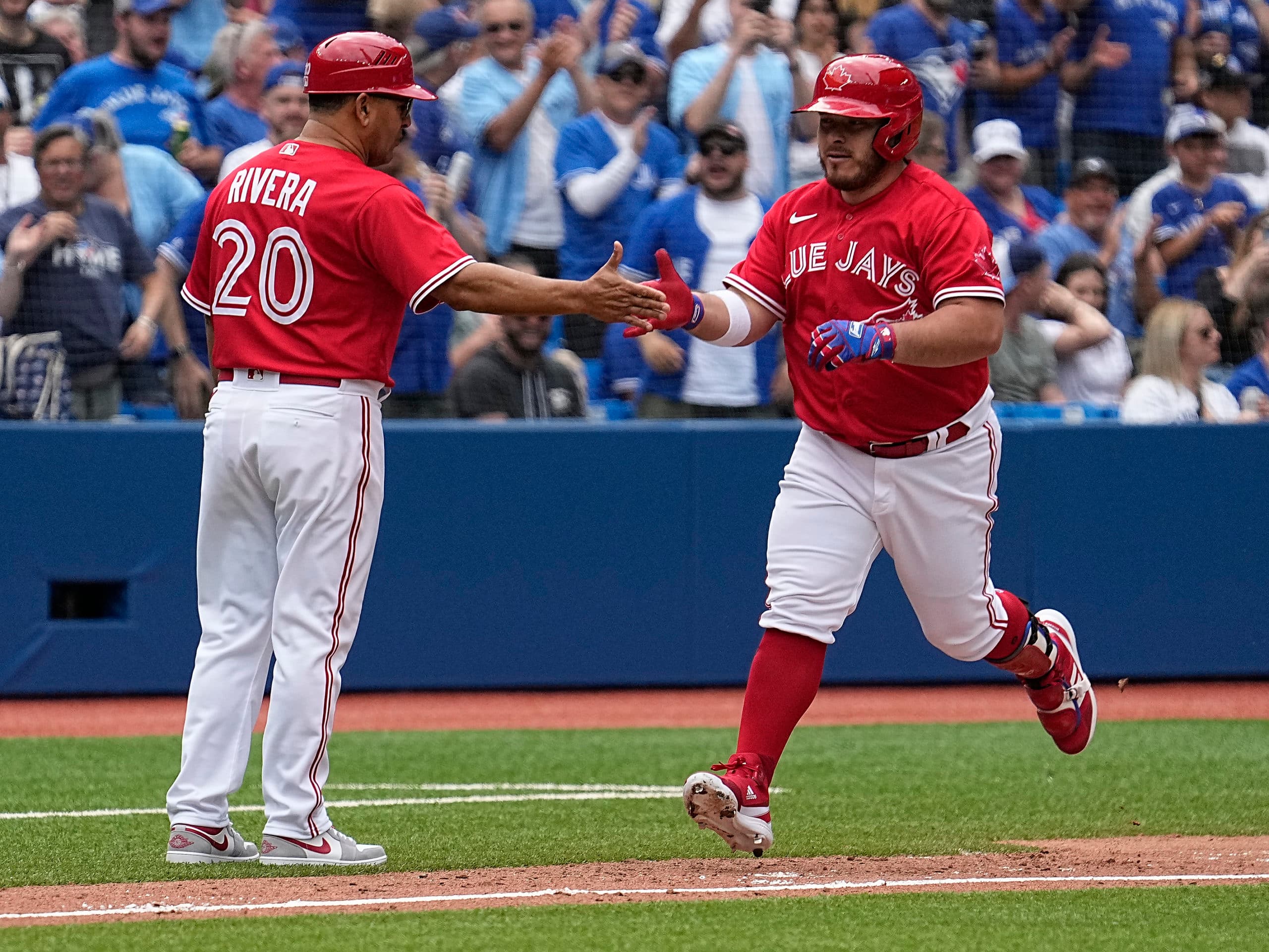 It's a Good Thing the Blue Jays didn't Trade Alejandro Kirk, as he's the  Best Catcher in Baseball - BlueJaysNation