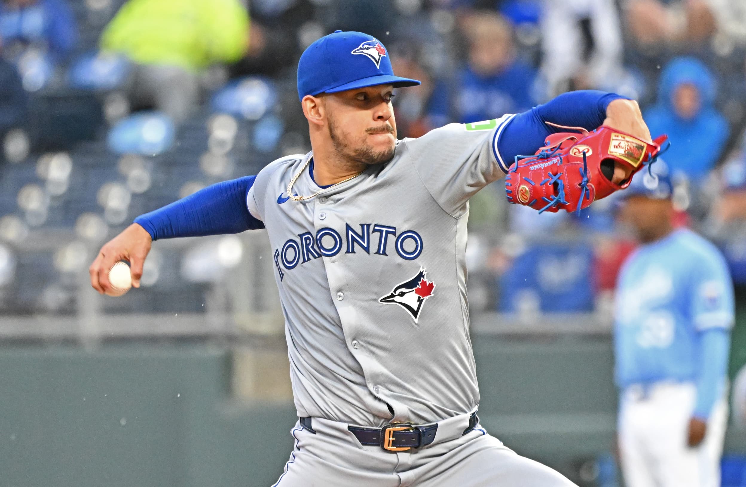 Toronto Blue Jays starting pitcher Jose Berrios (17) delivers a pitch in the first inning against the Kansas City Royals at Kauffman Stadium. Mandatory Credit: Peter Aiken-USA TODAY Sports