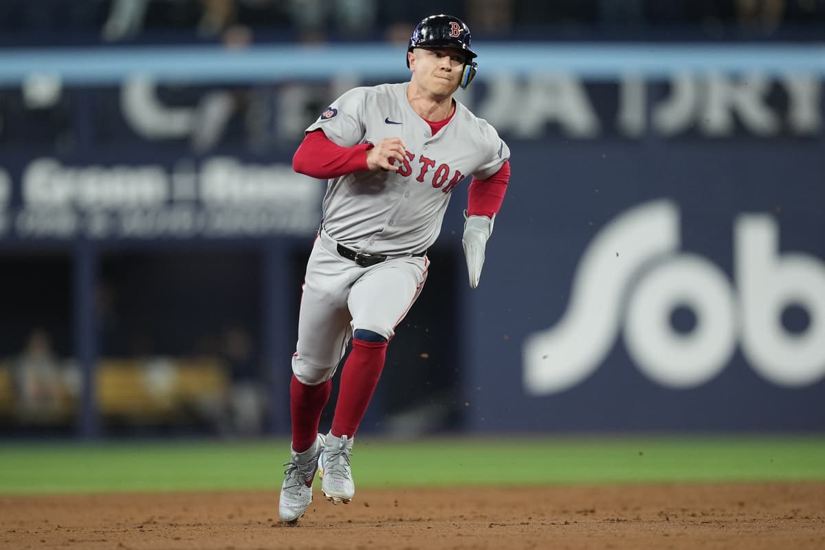 Canadian outfielder Tyler O’Neill signs a three-year deal with the Orioles