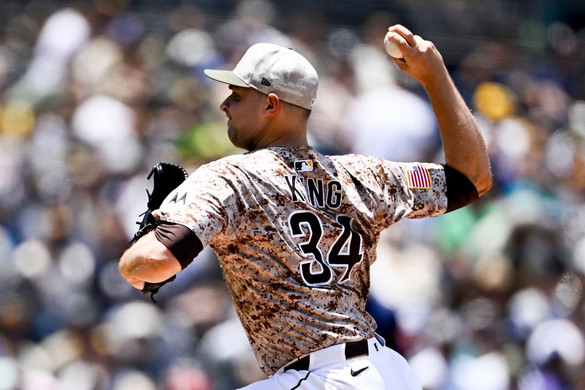 Michael King re-signs with Padres