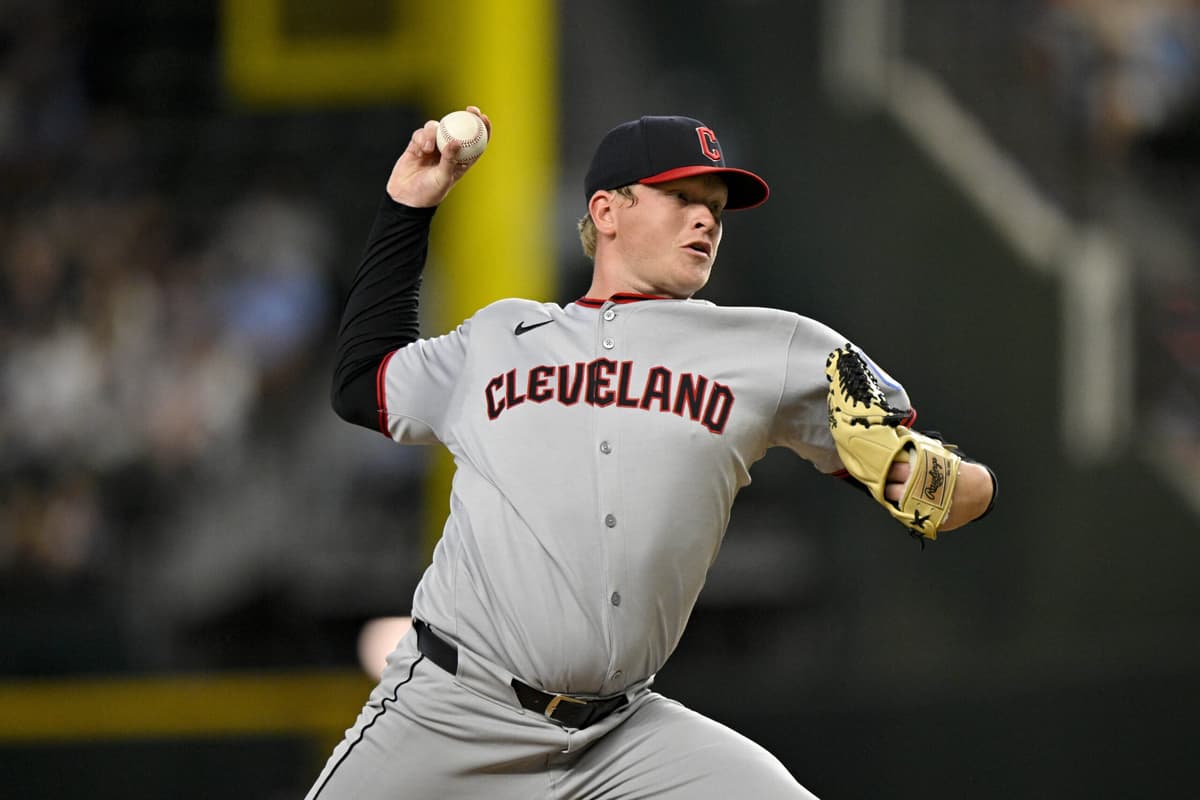 Report: Blue Jays sign reliever Nic Enright to a two-year minor league deal