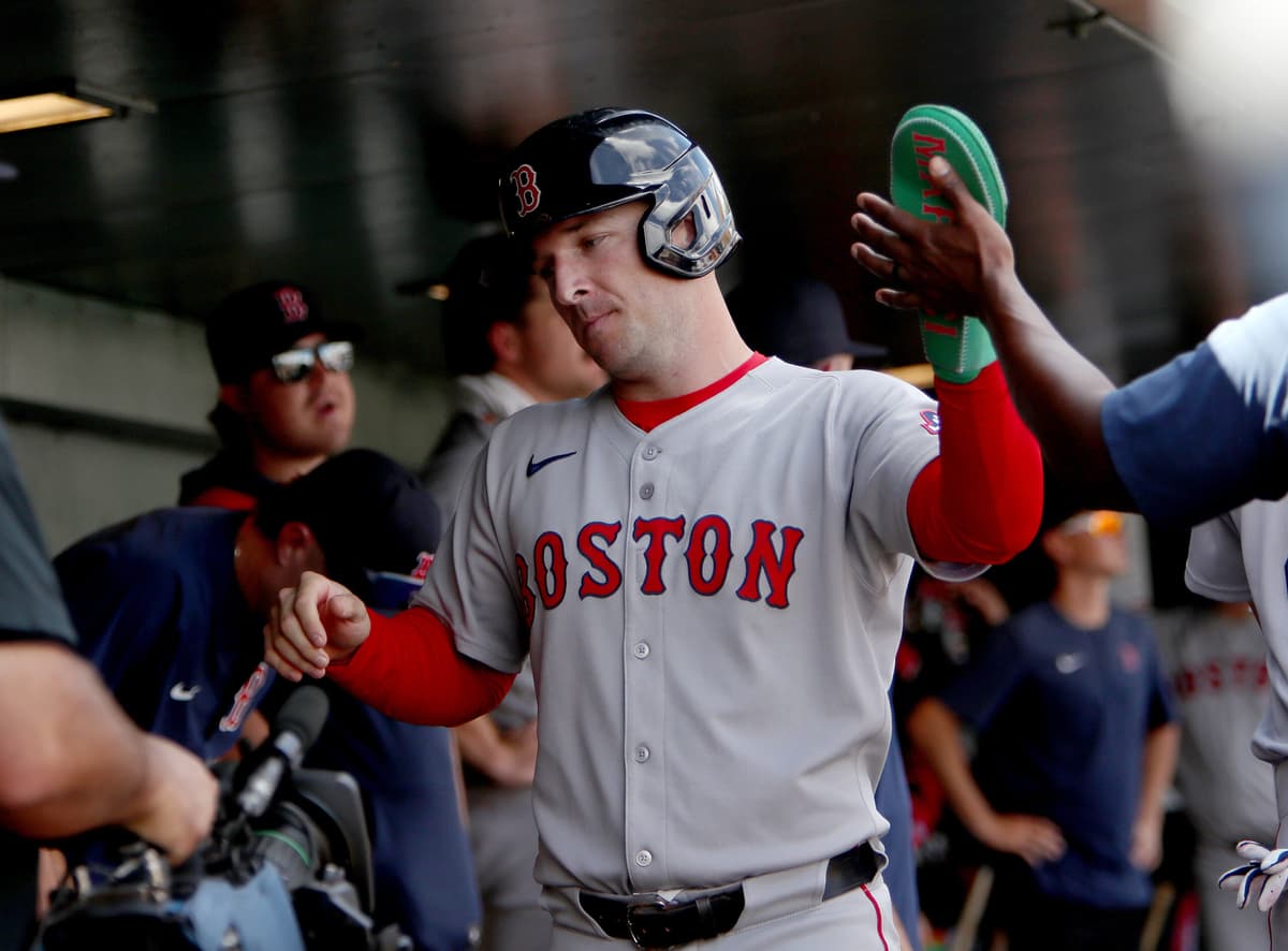 MLB Notebook: Bregman drawing interest from D-backs, Berrios striving to pitch in WBC, Angels building West-Coast Blue Jays