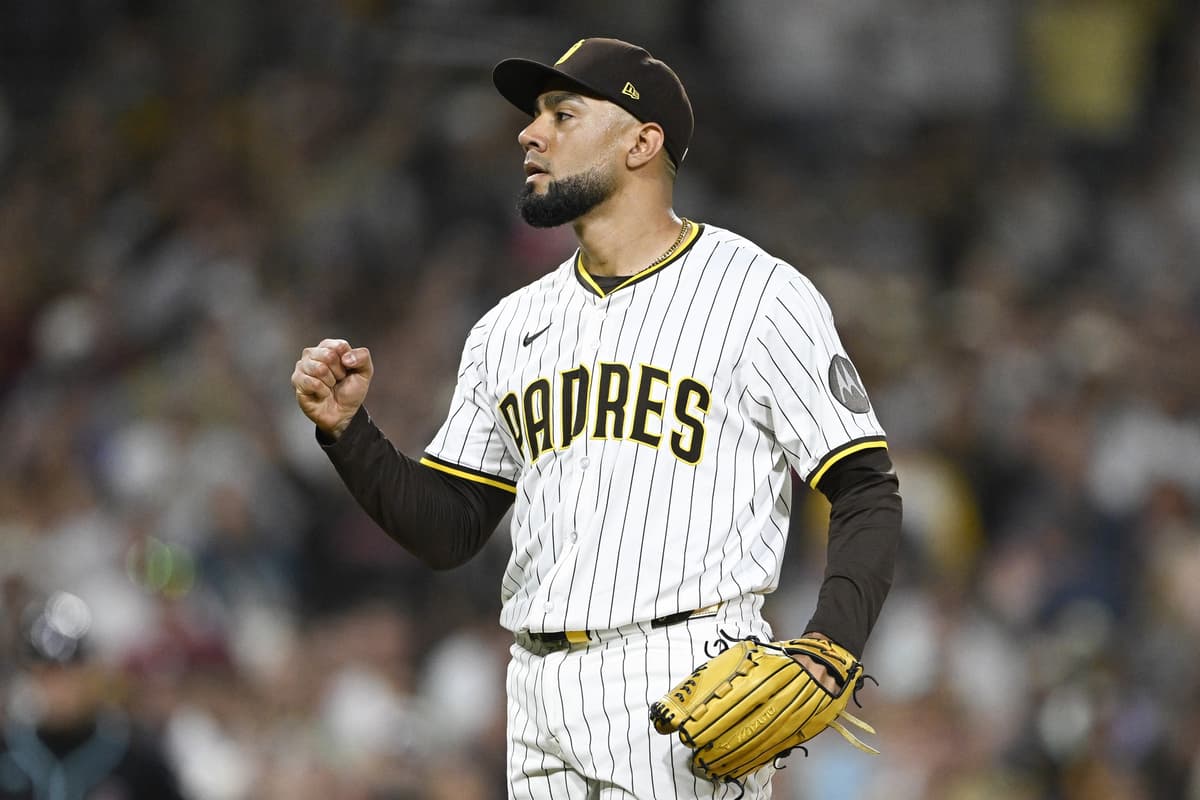 Report: Robert Suarez signs three-year, $45 million deal with the Atlanta Braves